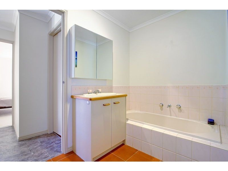 24 Meadow View Place, Mornington VIC 3931