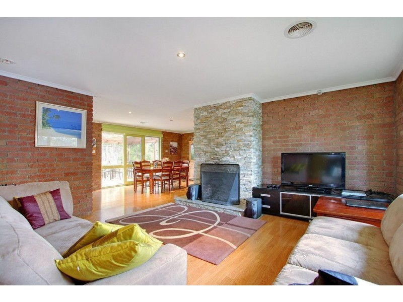 16 Parwan Crescent, Mornington VIC 3931