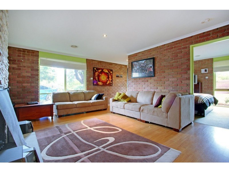 16 Parwan Crescent, Mornington VIC 3931