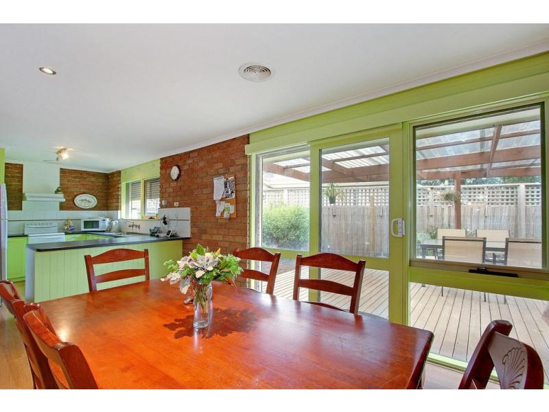 16 Parwan Crescent, Mornington VIC 3931