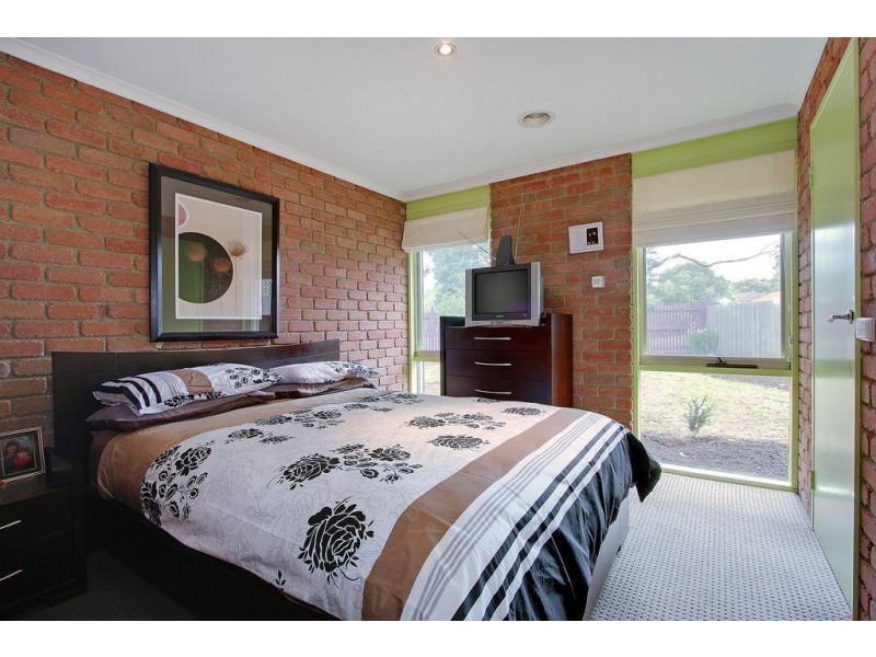 16 Parwan Crescent, Mornington VIC 3931