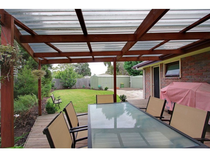 16 Parwan Crescent, Mornington VIC 3931