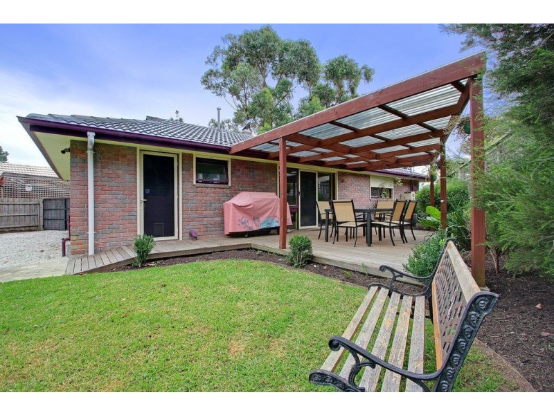 16 Parwan Crescent, Mornington VIC 3931