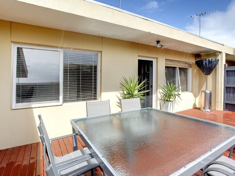 3/2 Radley Street, Mornington VIC 3931