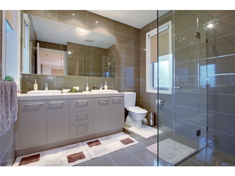 2/42 Queen Street, Mornington VIC 3931