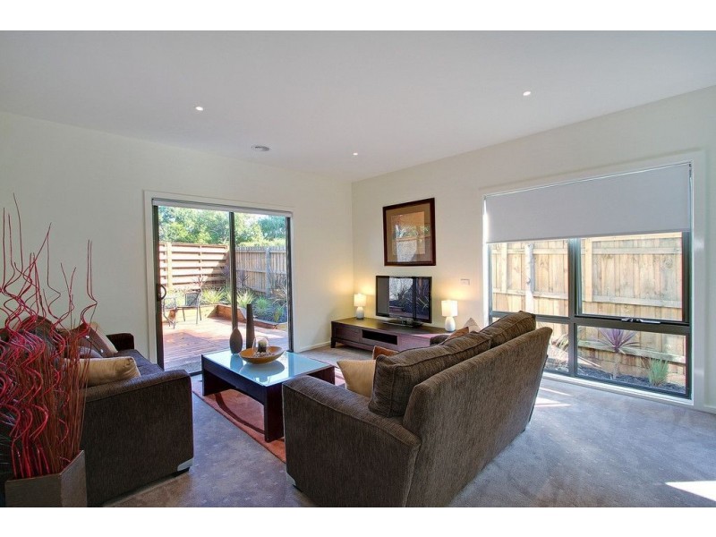 1/9 Macdonald Grove, Mornington VIC 3931