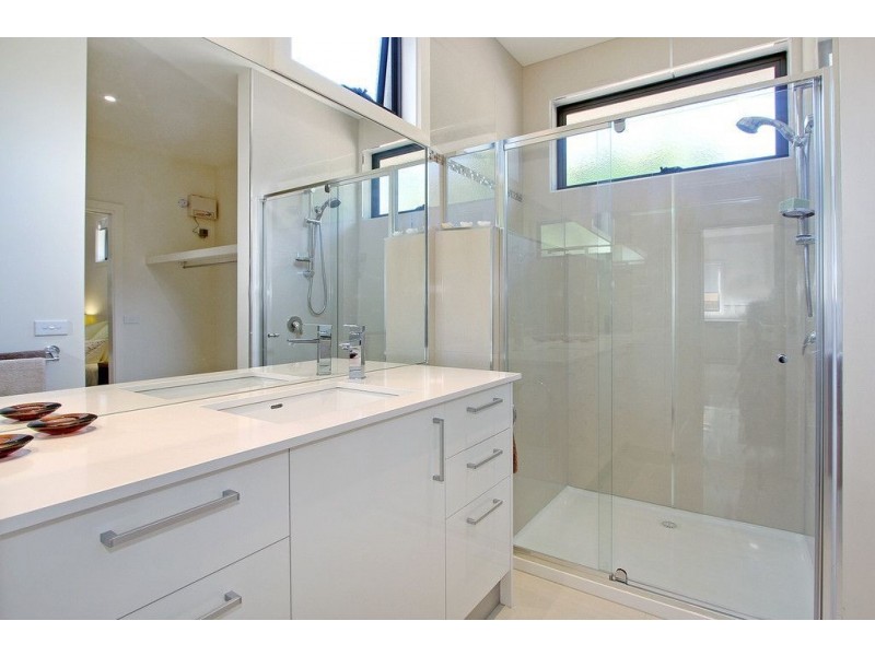 1/9 Macdonald Grove, Mornington VIC 3931