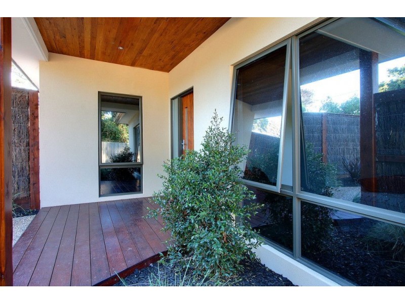 1/9 Macdonald Grove, Mornington VIC 3931