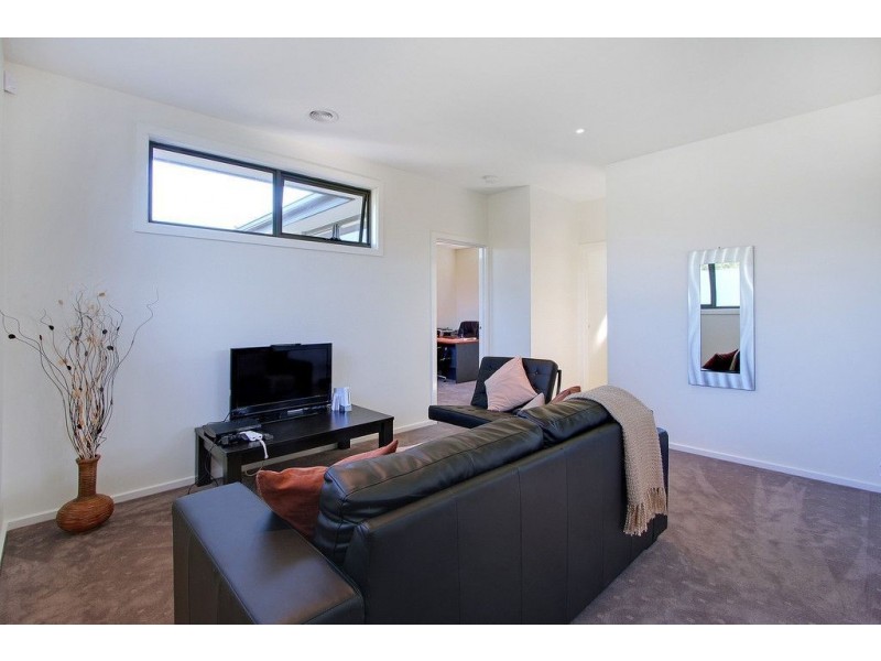 2/9 Macdonald Grove, Mornington VIC 3931