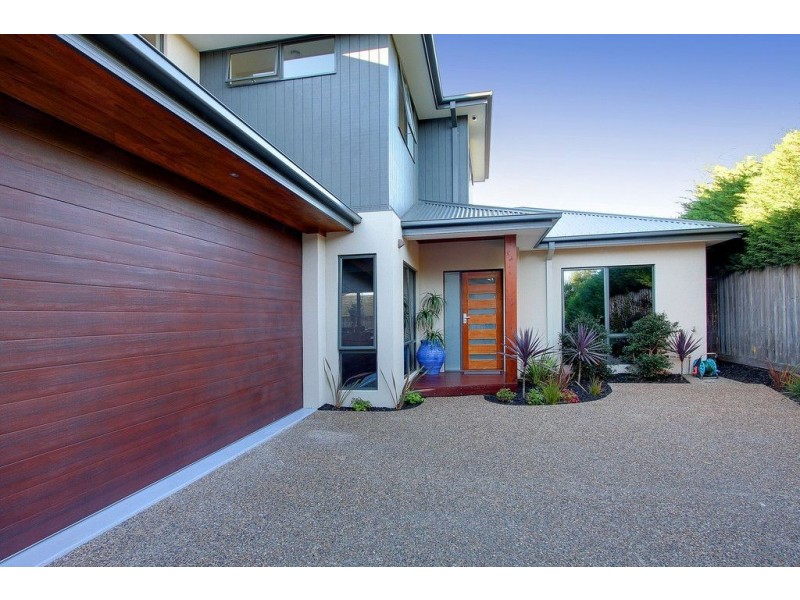 2/9 Macdonald Grove, Mornington VIC 3931