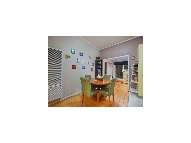 16 Seaview Avenue, Mornington VIC 3931