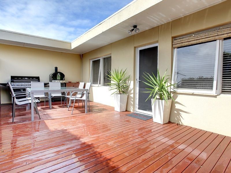 3/2 Radley Street, Mornington VIC 3931