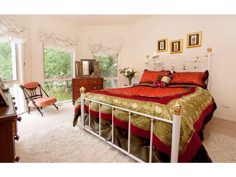 6 Robins Close, Mount Martha VIC 3934