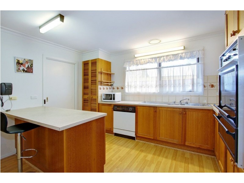 4/2b Marine Ave, Mornington VIC 3931