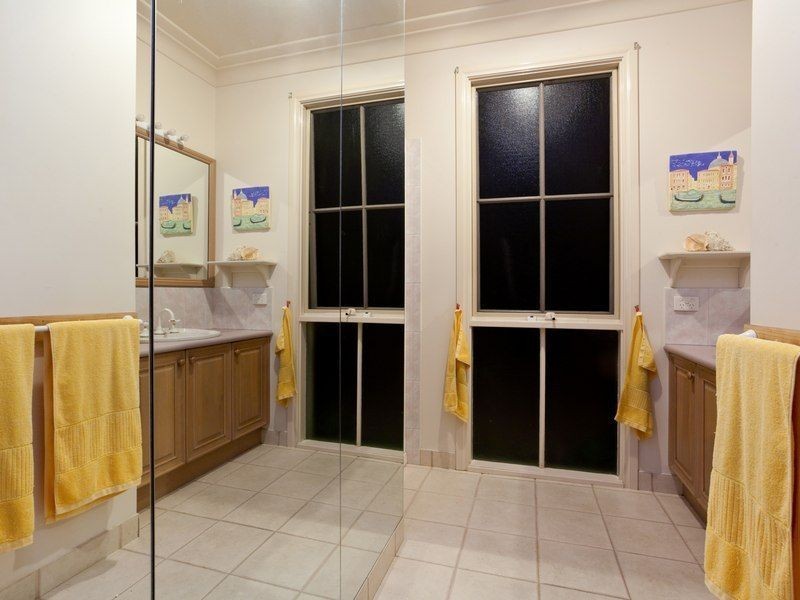 8b Grange Road, Mornington VIC 3931