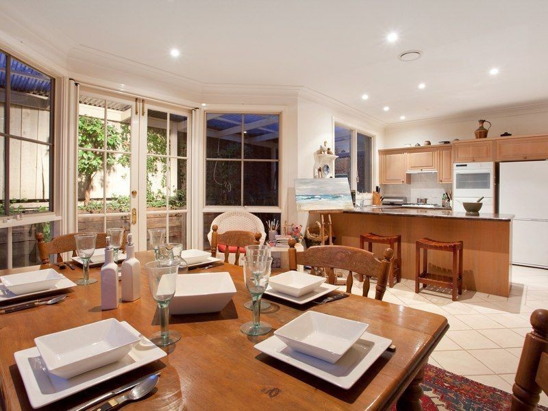 8b Grange Road, Mornington VIC 3931