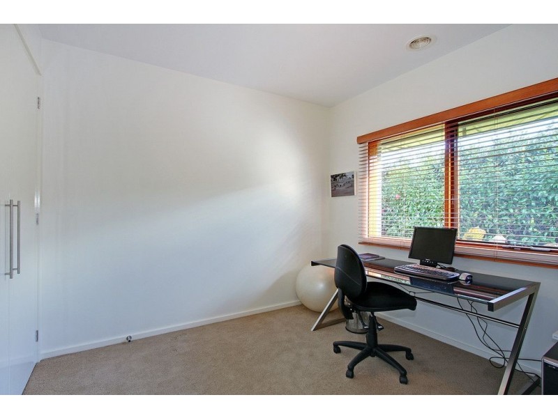 17 Alma Street, Mornington VIC 3931