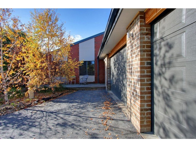 10 Moonah Way, Mount Martha VIC 3934