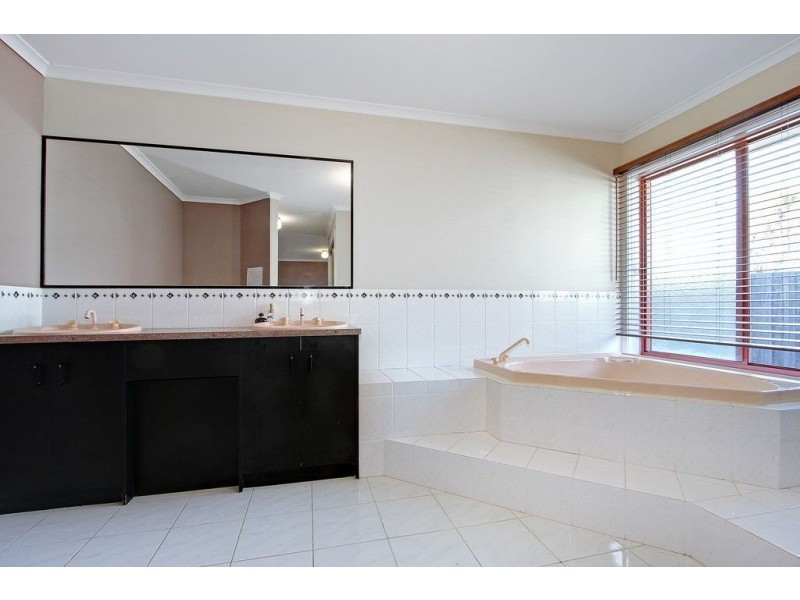 10 Moonah Way, Mount Martha VIC 3934