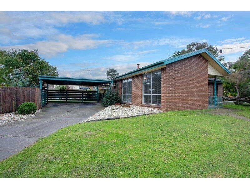 102 Robertson Drive, Mornington VIC 3931