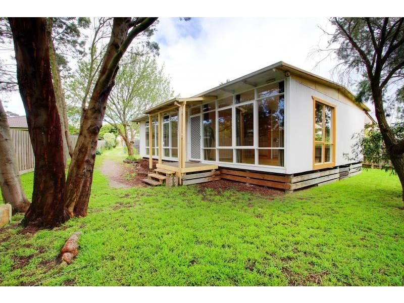 13B Alameda Avenue, Mornington VIC 3931