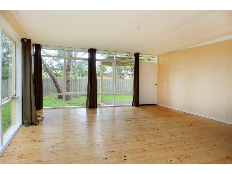 13B Alameda Avenue, Mornington VIC 3931