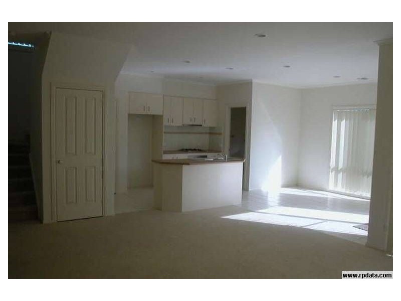 2/26 Lucerne Ave, Mornington VIC 3931