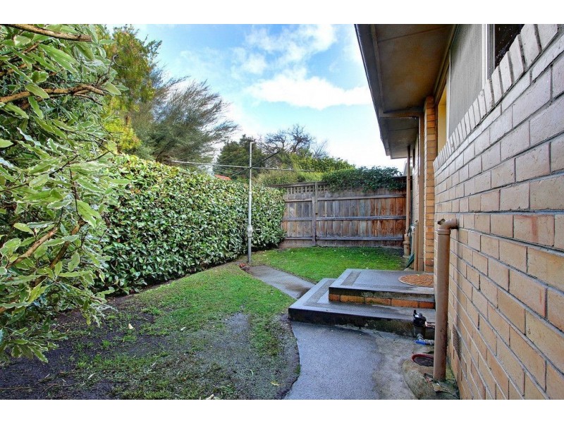 2/32 Tanti Avenue, Mornington VIC 3931