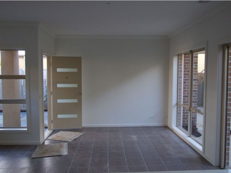 4/11 Wood St, Mornington VIC 3931