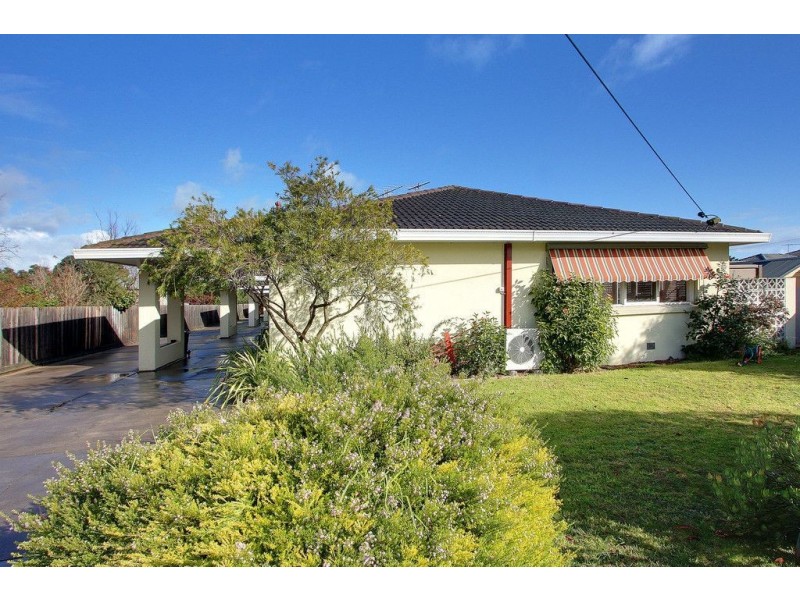 1/2 Beach Grove, Mornington VIC 3931