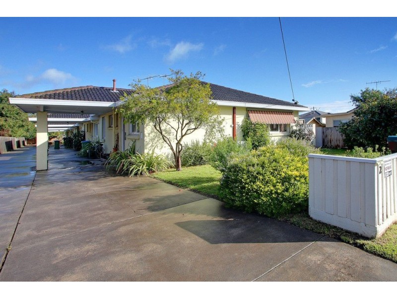 1/2 Beach Grove, Mornington VIC 3931