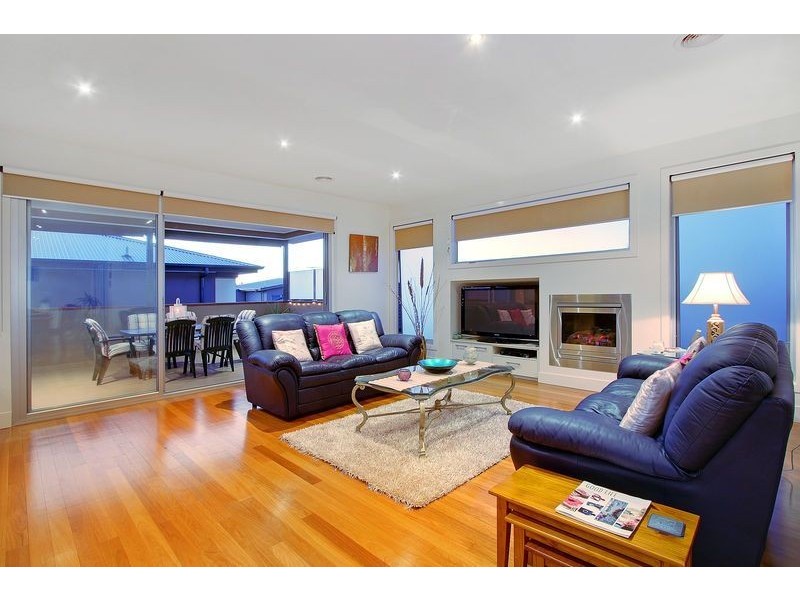 2/42 Queen Street, Mornington VIC 3931