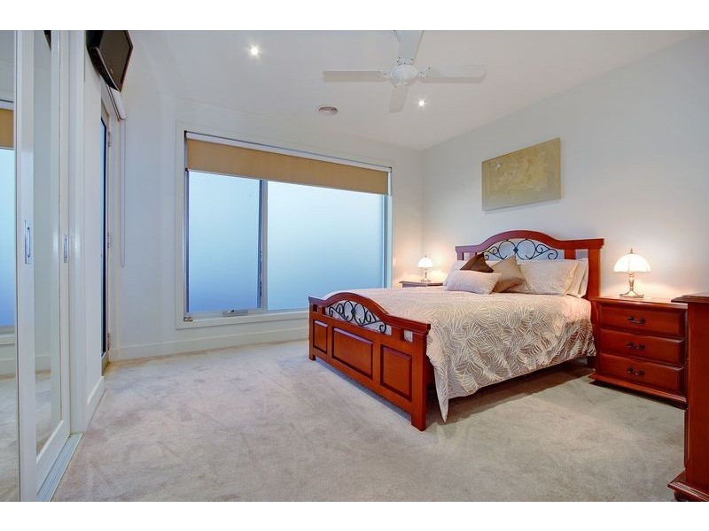 2/42 Queen Street, Mornington VIC 3931