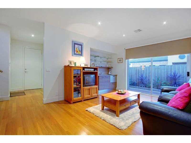 2/42 Queen Street, Mornington VIC 3931