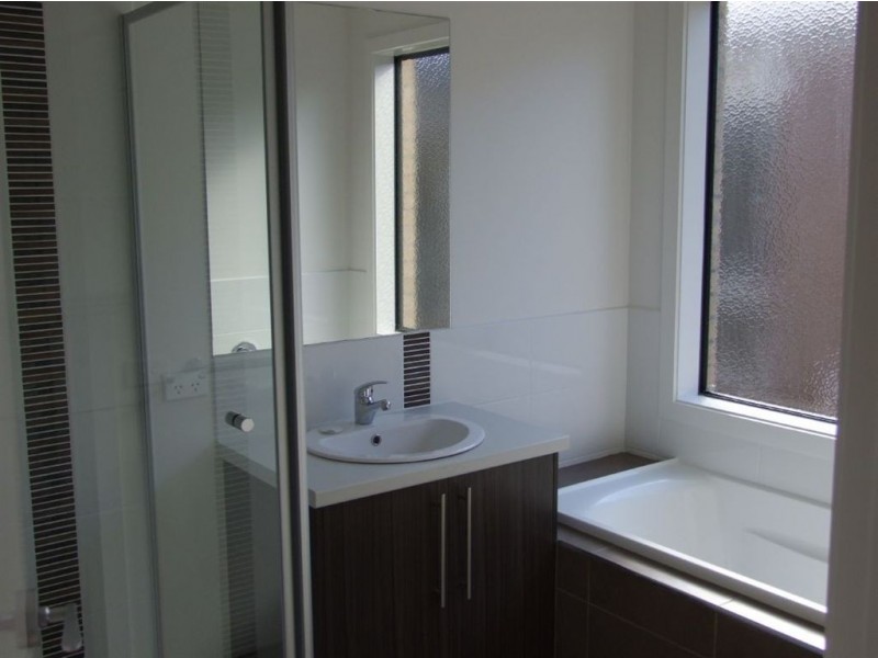 8 Sefton Grange, Mount Martha VIC 3934