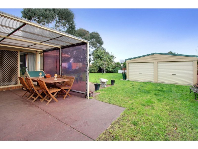 72 Ellinbank Crescent, Mornington VIC 3931