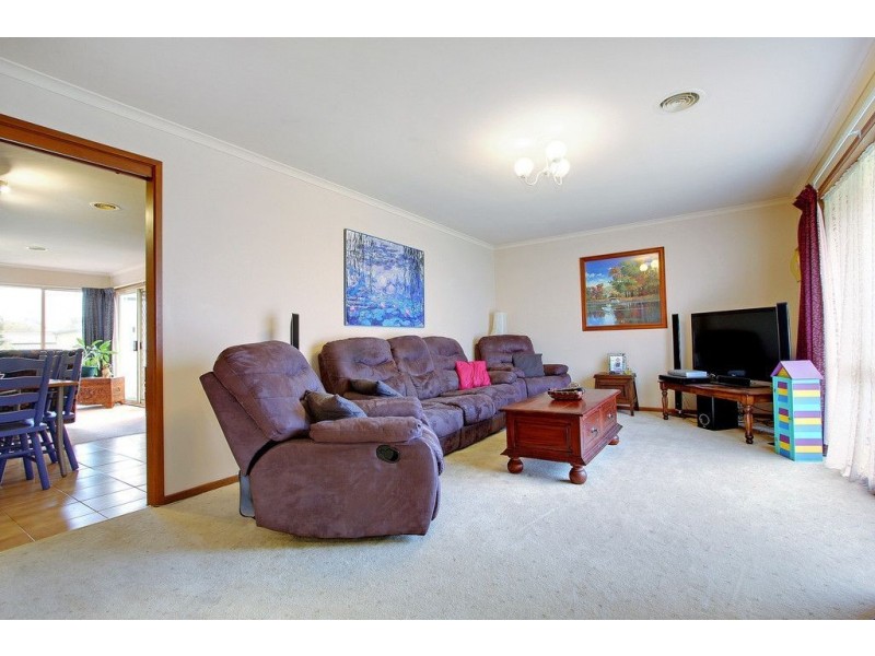 72 Ellinbank Crescent, Mornington VIC 3931