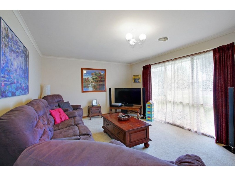 72 Ellinbank Crescent, Mornington VIC 3931