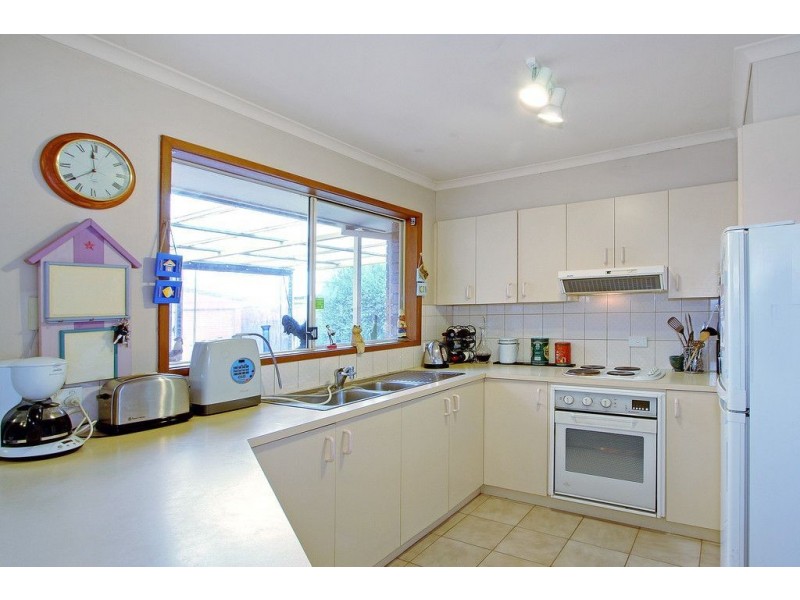 72 Ellinbank Crescent, Mornington VIC 3931