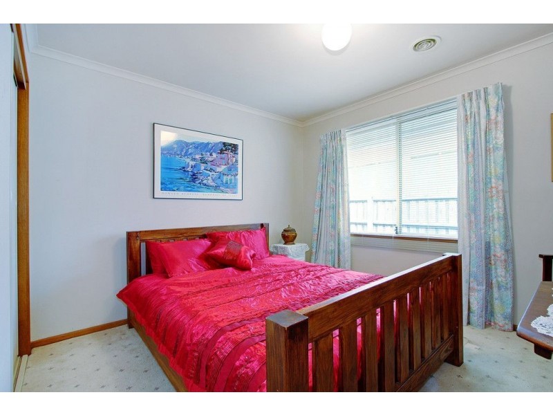 72 Ellinbank Crescent, Mornington VIC 3931