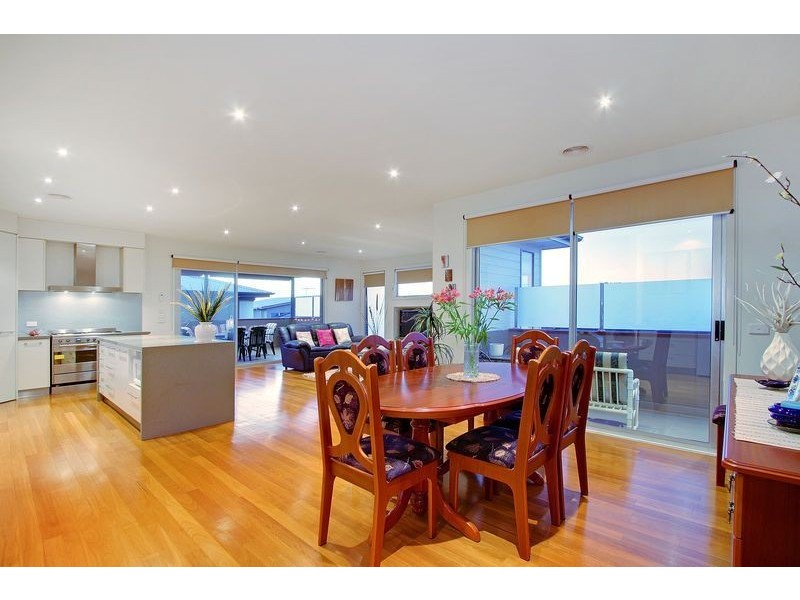 2/42 Queen Street, Mornington VIC 3931