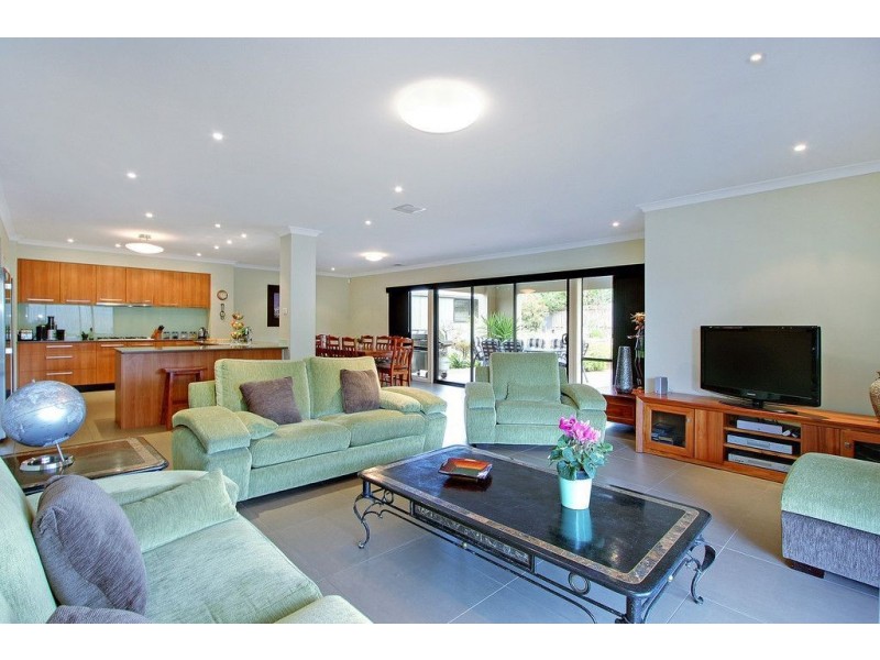 6 Joanne Way, Mornington VIC 3931