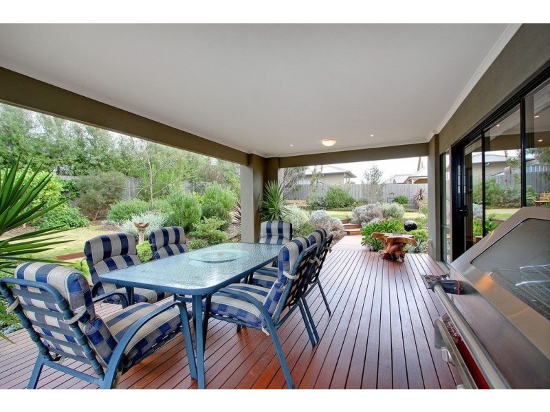 6 Joanne Way, Mornington VIC 3931