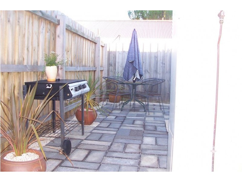 4/33 Gairloch Drive, Frankston VIC 3199