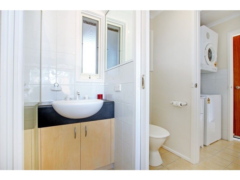 2/5 Gleneagles Avenue, Mornington VIC 3931