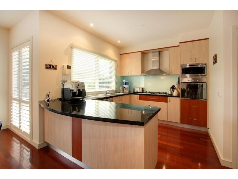 2a Strachans Road, Mornington VIC 3931