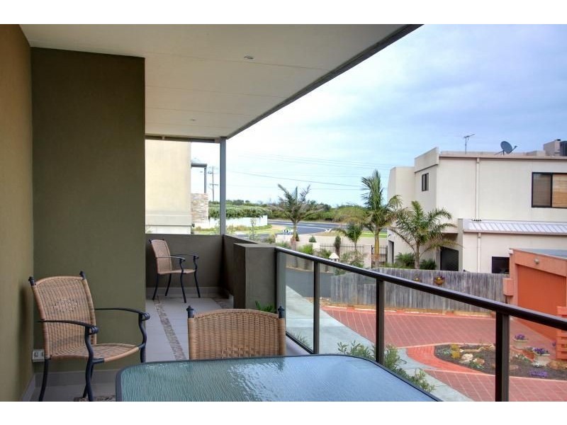 2a Strachans Road, Mornington VIC 3931