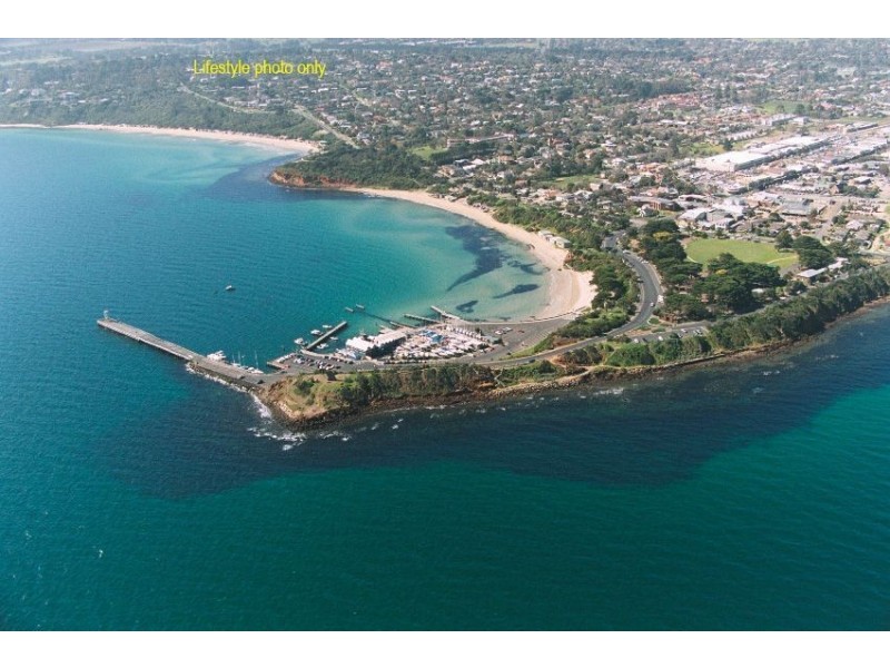 10 Seaview Ave, Mornington VIC 3931