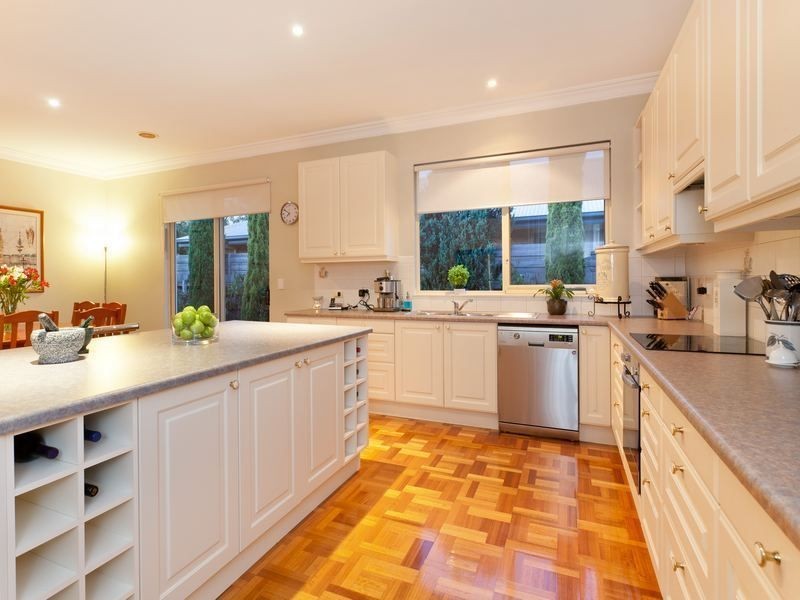 1 Ellinbank Crescent, Mornington VIC 3931