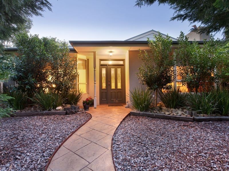 1 Ellinbank Crescent, Mornington VIC 3931